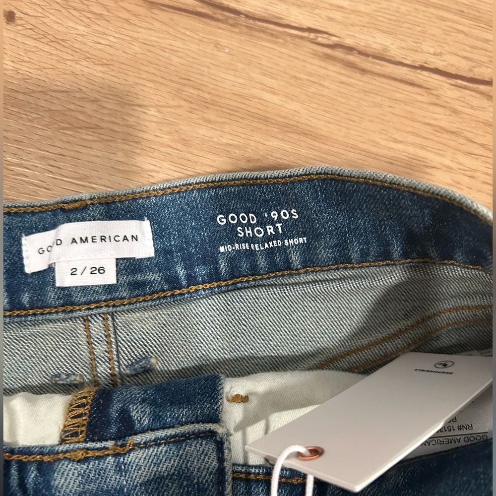 Good American Blue Jean Shorts - Picture 4 of 6